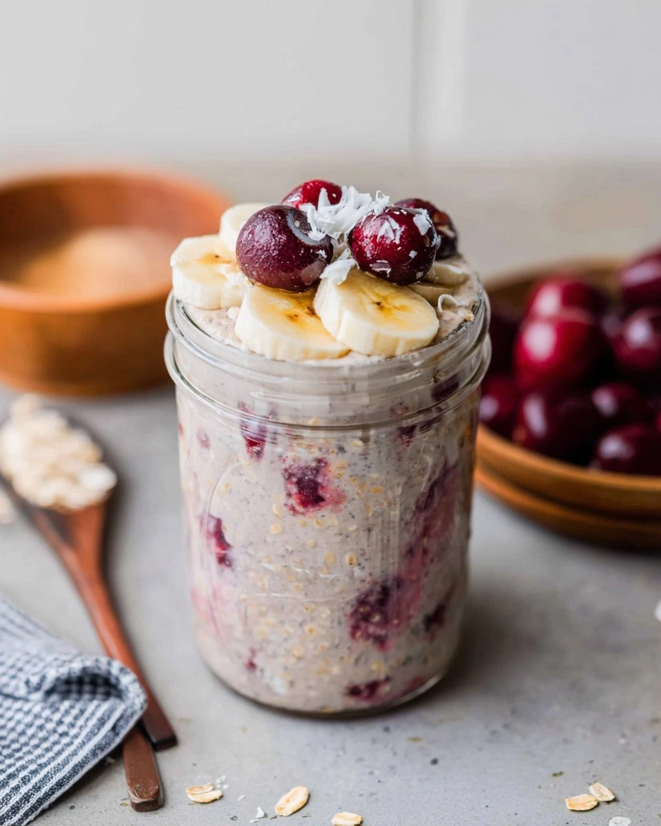 Vegane Kirsch-Banane Overnight Oats