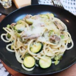 Cremige-Pasta-mit-Zucchini-Fenchel-und-Sardinen-Rezept